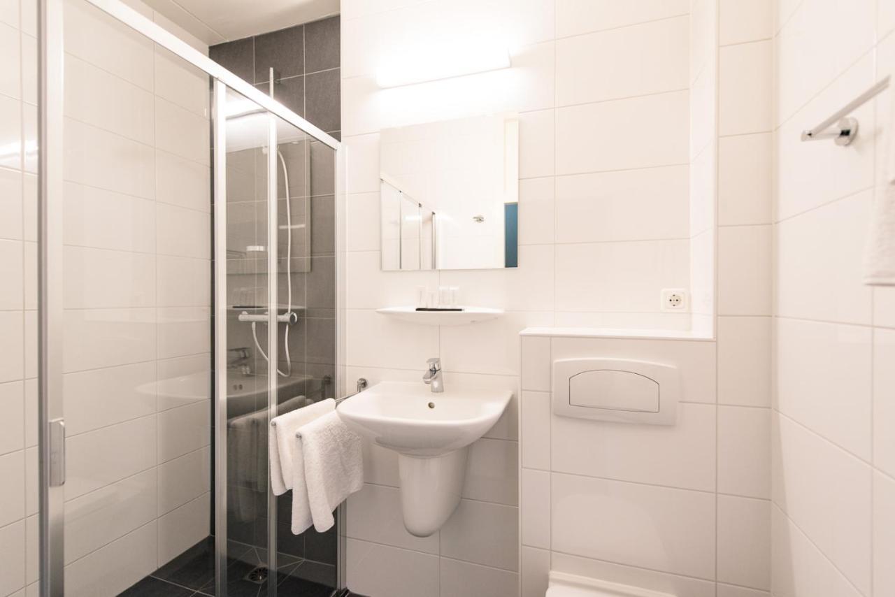 Hotel Hofker Нес Екстериор снимка