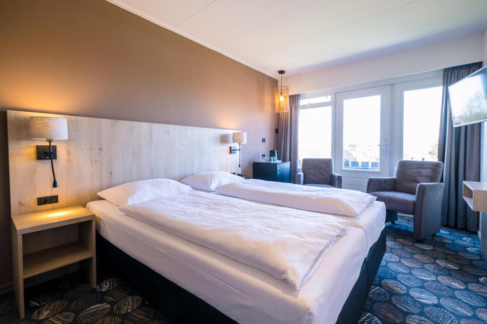 Hotel Hofker Нес Екстериор снимка